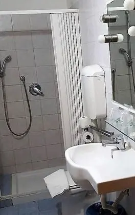 Tek Büyük veya İki Ayrı Yataklı Oda, Özel Banyo