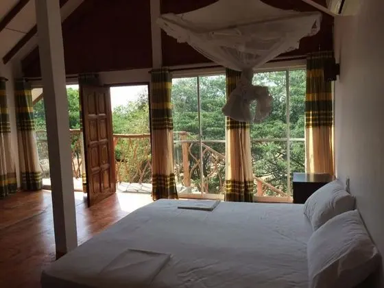 Kulübe, 1 Çift Kişilik Yatak, Sigara İçilmez