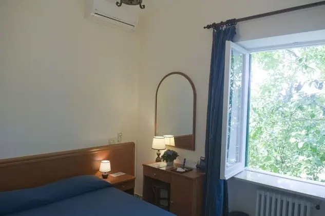 Standard Tek Büyük Yataklı Oda, Bahçe Manzaralı