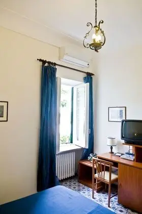 Standard Tek Büyük Yataklı Oda, Bahçe Manzaralı
