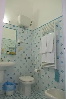 Superior Tek Büyük Yataklı Oda, Balkon, Bahçe Manzaralı