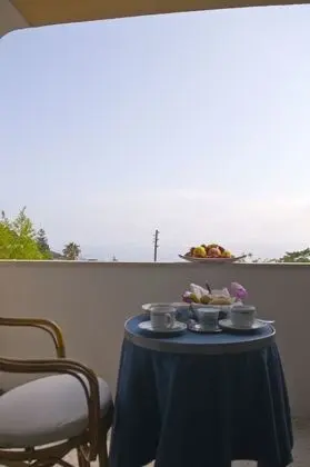 Superior Tek Büyük Yataklı Oda, Balkon, Deniz Manzaralı