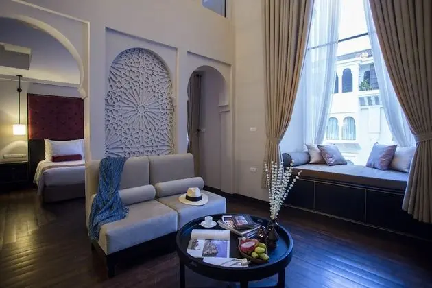 Presidential Pool Suite