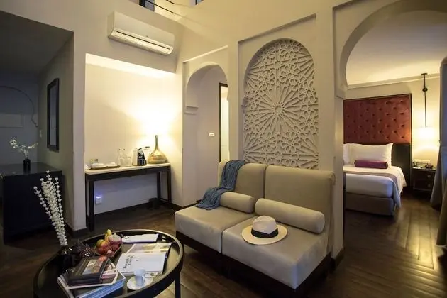 Presidential Pool Suite