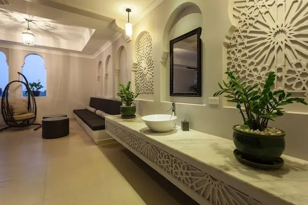 Presidential Pool Suite