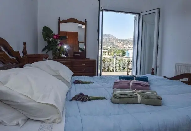 Standard Apart Daire, Birden Çok Yatak (Sarakina Apartment 50m From The Beach)