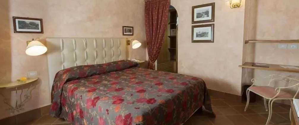 Standard Tek Büyük Yataklı Oda