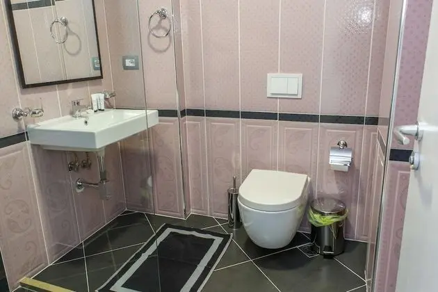 Tek Büyük veya İki Ayrı Yataklı Oda, Balkon