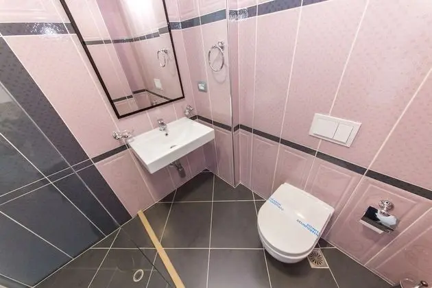 Tek Büyük veya İki Ayrı Yataklı Oda, Balkon