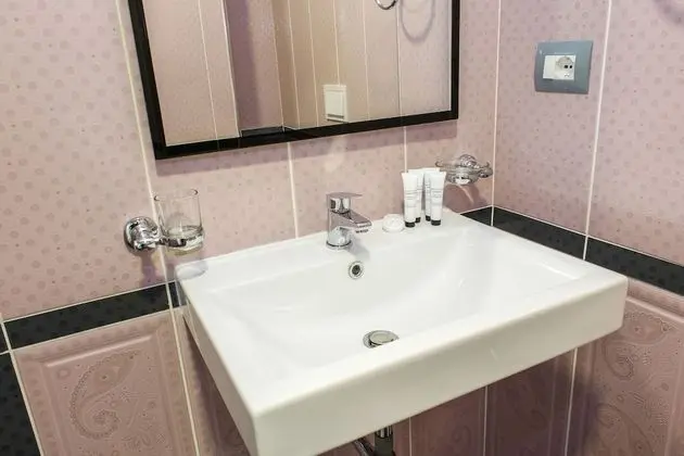 Tek Büyük veya İki Ayrı Yataklı Oda, Balkon