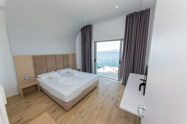 Tek Büyük Yataklı Oda, Balkon, Deniz Manzaralı