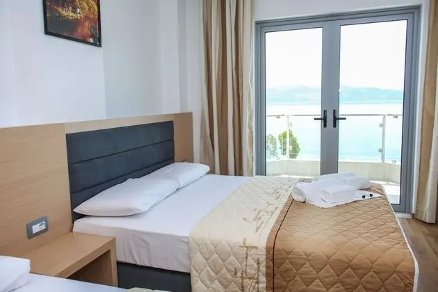 Tek Büyük Yataklı Oda, Balkon, Deniz Manzaralı