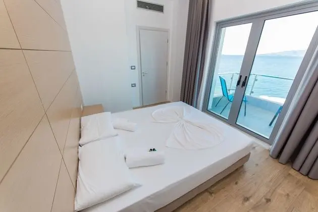 Tek Büyük Yataklı Oda, Balkon, Deniz Manzaralı