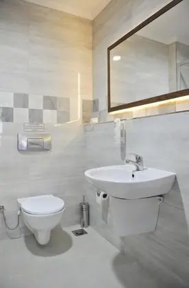 Aile Odası, Bahçe Manzaralı