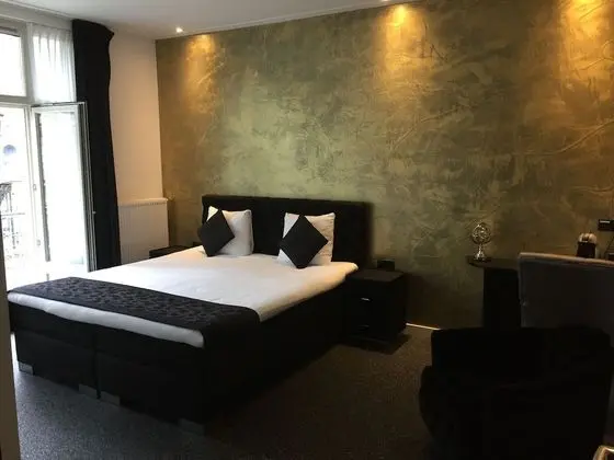 Tek Büyük Yataklı Oda, Balkon