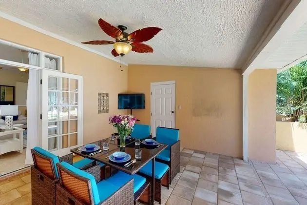 Ev (Sarasota Bay Pool Home)