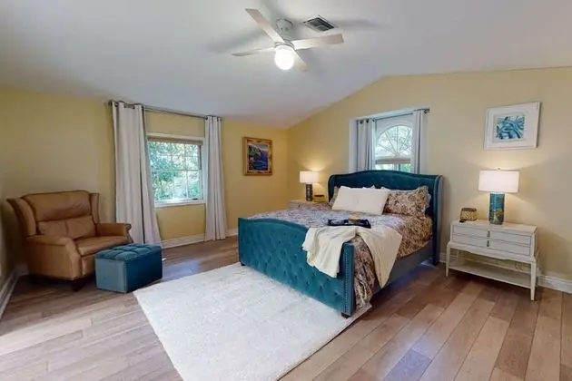 Ev (Sarasota Bay Pool Home)