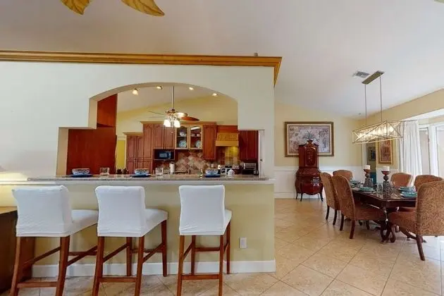 Ev (Sarasota Bay Pool Home)