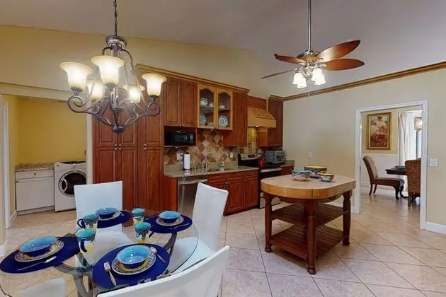 Ev (Sarasota Bay Pool Home)