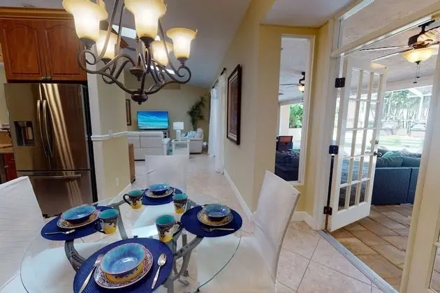 Ev (Sarasota Bay Pool Home)