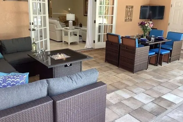 Ev (Sarasota Bay Pool Home)