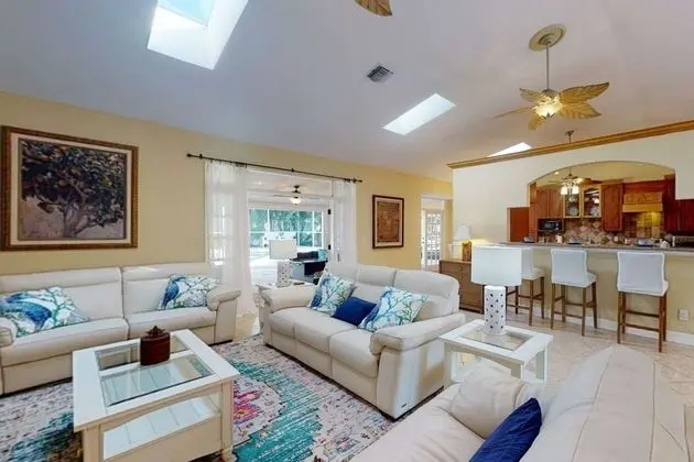 Ev (Sarasota Bay Pool Home)
