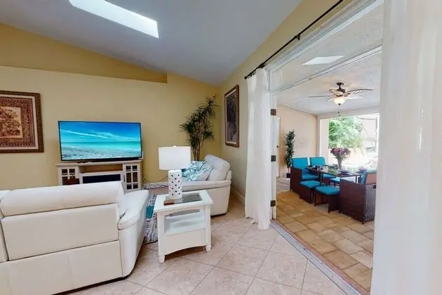 Ev (Sarasota Bay Pool Home)