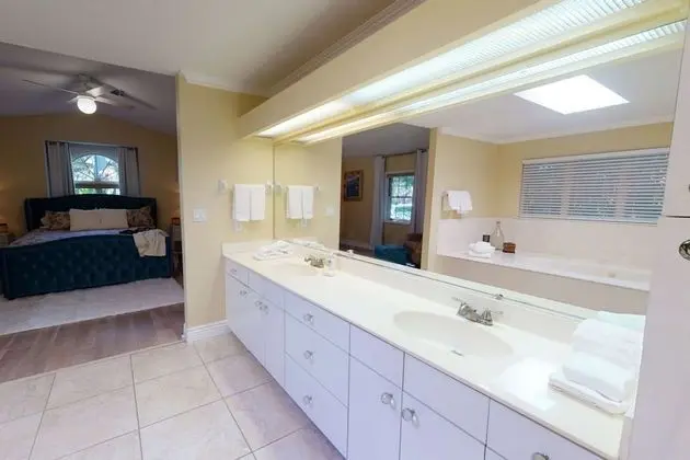 Ev (Sarasota Bay Pool Home)
