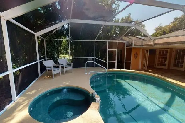 Ev (Sarasota Bay Pool Home)