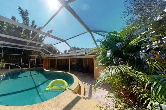 Ev (Sarasota Bay Pool Home)