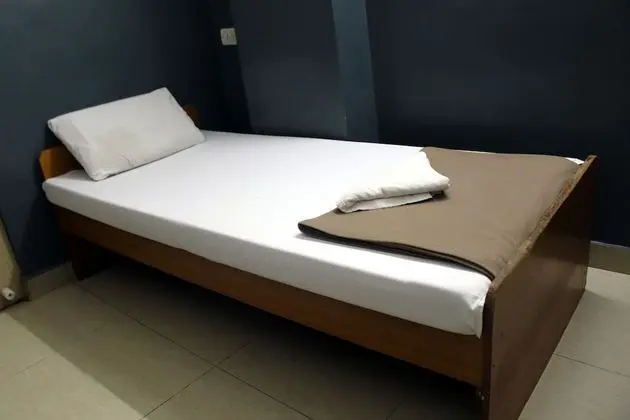 Basic Tek Kişilik Oda, 1 Tek Kişilik Yatak, Sigara İçilmez, Business Dinlenme Salonu Kullanımı