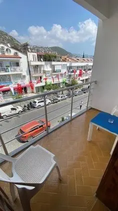 3 Kişilik Oda, Sokak Manzaralı, Balkonlu