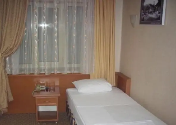 Tek Kişilik Oda, 1 Tek Kişilik Yatak