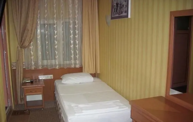 Tek Kişilik Oda, 1 Tek Kişilik Yatak