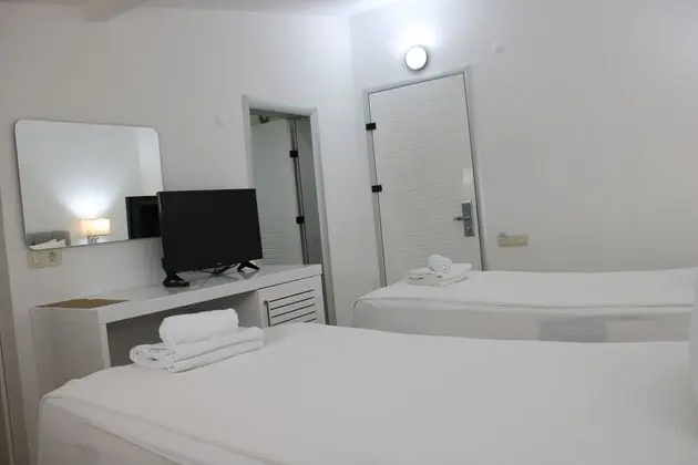 https://images.etstur.com/imgproxy/resize/2560x1440/files/images/hotelImages/etsrooms/514992/Villa_Saray_Hotel_20240509102357_0.JPG