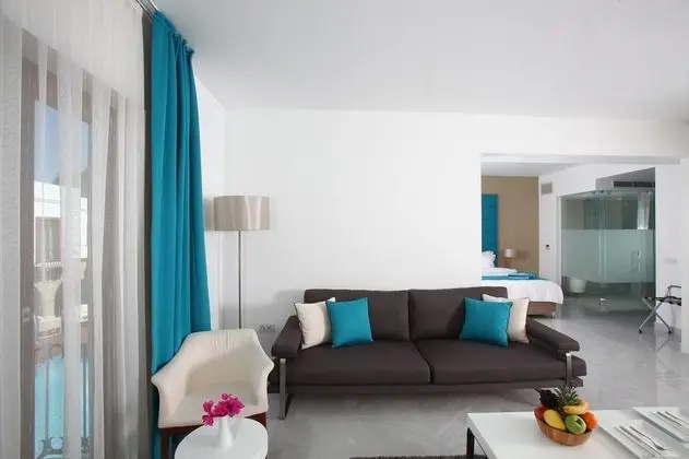 Deluxe Suite , Havuz Manzaralı