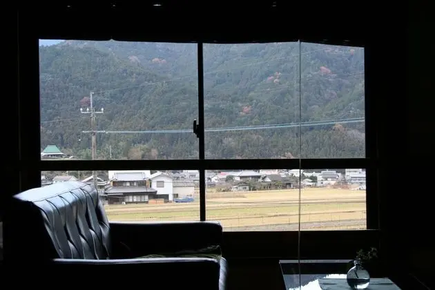 Traditional Ev, Ek Bina