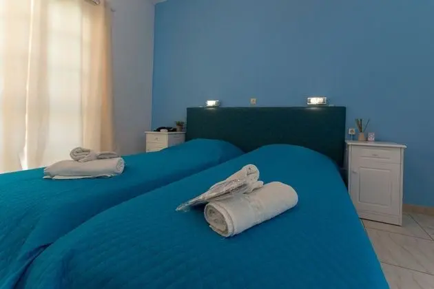 Basic Oda, 2 Tek Kişilik Yatak, Havuz Manzaralı