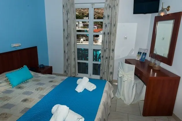 Basic Oda, 2 Tek Kişilik Yatak, Havuz Manzaralı