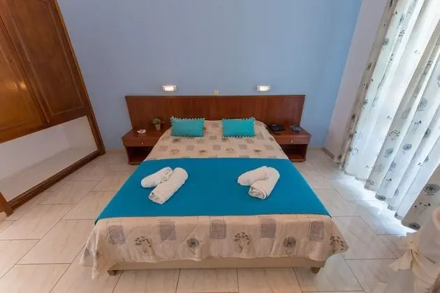 Basic Oda, 2 Tek Kişilik Yatak, Havuz Manzaralı