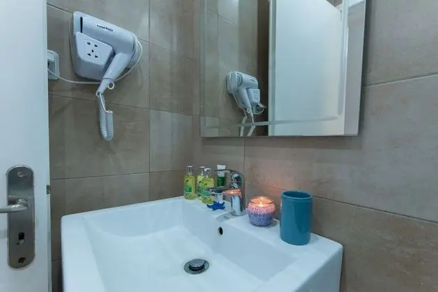 Basic Oda, 2 Tek Kişilik Yatak, Havuz Manzaralı