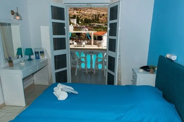 Basic Oda, 2 Tek Kişilik Yatak, Havuz Manzaralı