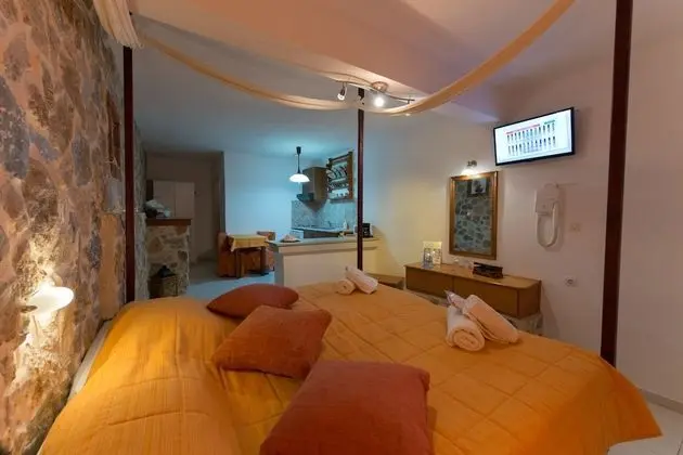 Design Tek Büyük Yataklı Oda, 1 Çift Kişilik Yatak
