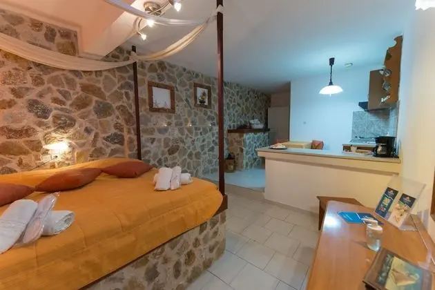 Design Tek Büyük Yataklı Oda, 1 Çift Kişilik Yatak