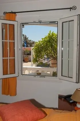 Design Tek Büyük Yataklı Oda, 1 Çift Kişilik Yatak