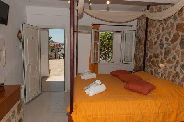 Design Tek Büyük Yataklı Oda, 1 Çift Kişilik Yatak