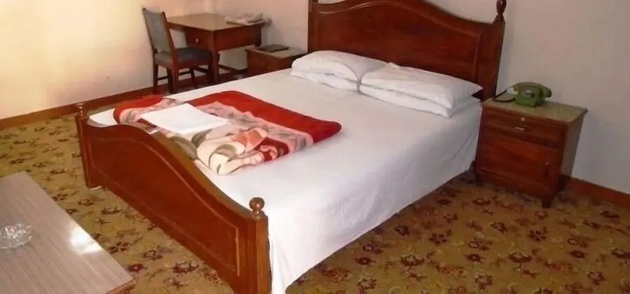 Standard Tek Büyük Yataklı Oda
