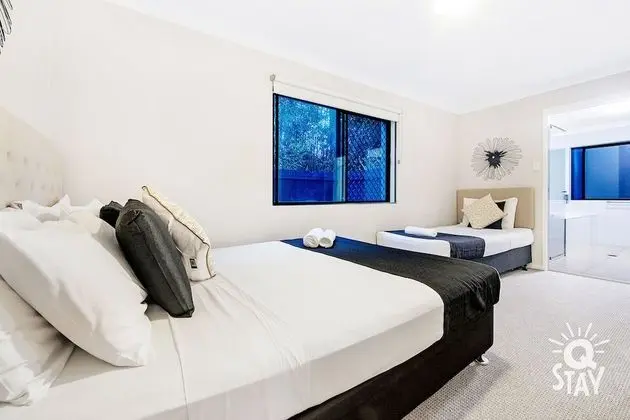 Ev, Birden Çok Yatak Odası (House Number 1 - Multiple Bedrooms )