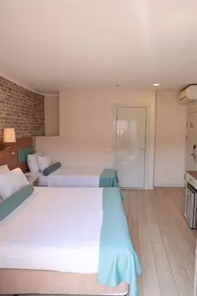 Triple, Kısmi Deniz Manzaralı, Balkonlu