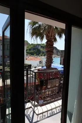 Triple, Kısmi Deniz Manzaralı, Balkonlu